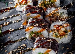 Картинка Мак ролл с угрем и огурцом (205гр)