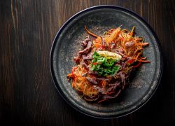 Картинка Лапша стеклянная с говядиной