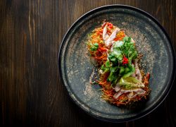 Картинка Лапша стеклянная с курицей