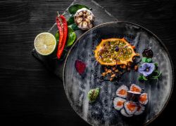 Картинка Мини ролл с лососем (110гр)